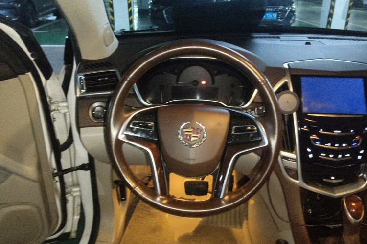 Used Cadillac SRX 2014 3.6L Flagship Model Steering Wheel