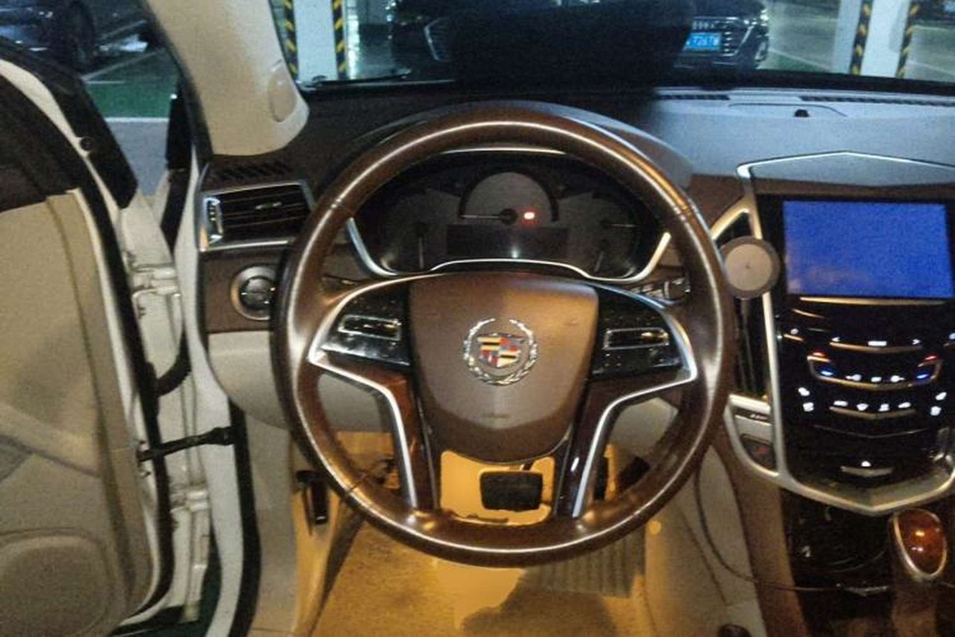 Used Cadillac SRX 2014 3.6L Flagship Model Steering Wheel