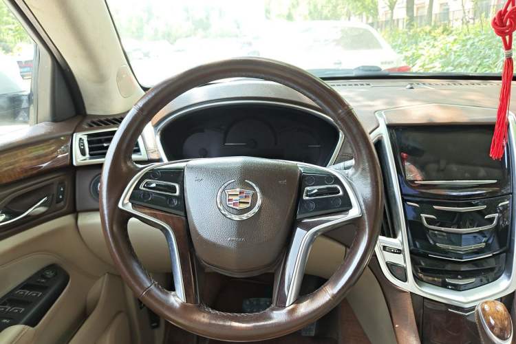Used Cadillac SRX 2014 3.0L Elite Model Steering Wheel