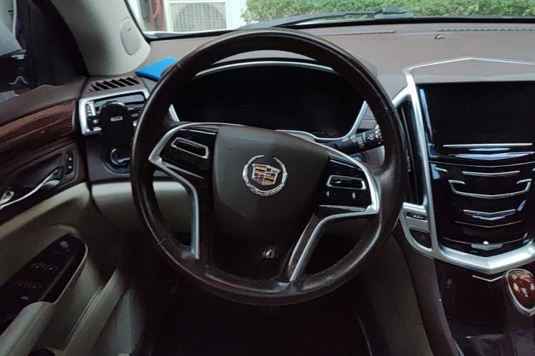 Used Cadillac SRX 2014 3.0L Elite Model Steering Wheel