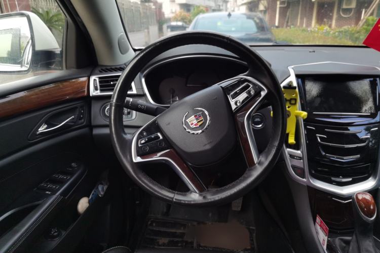 Used Cadillac SRX 2014 3.0L Elite Model Steering Wheel