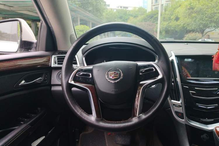Used Cadillac SRX 2014 3.0L Elite Model Steering Wheel