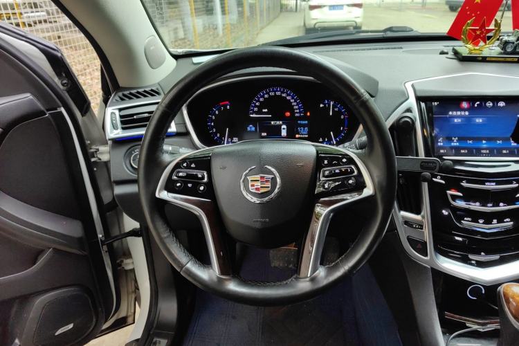 Used Cadillac SRX 2014 3.0L Elite Model Steering Wheel