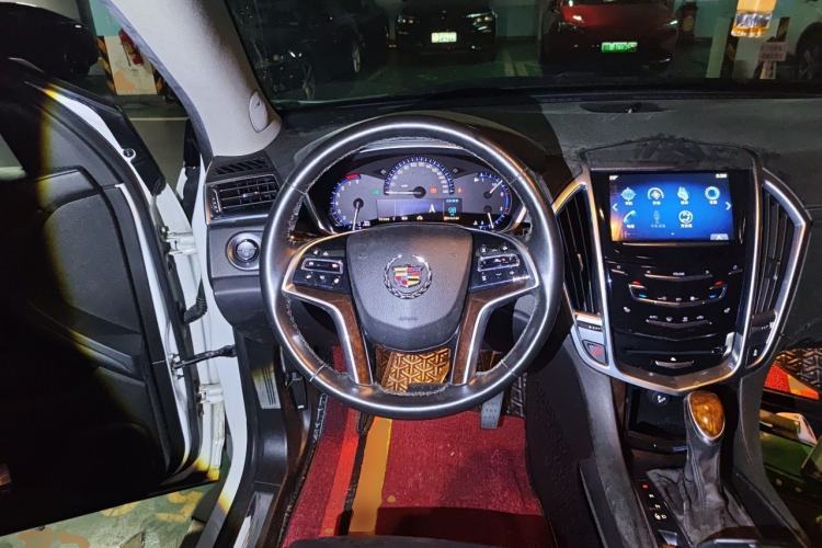 Used Cadillac SRX 2014 3.0L Elite Model Steering Wheel