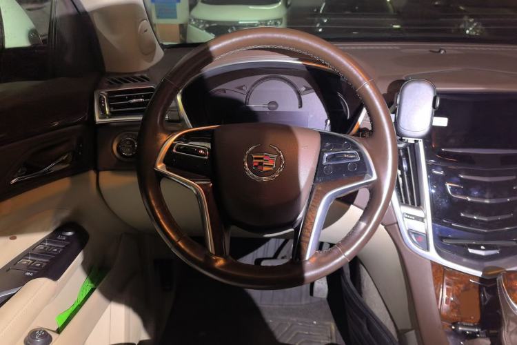 Used Cadillac SRX 2014 3.0L Elite Model Steering Wheel