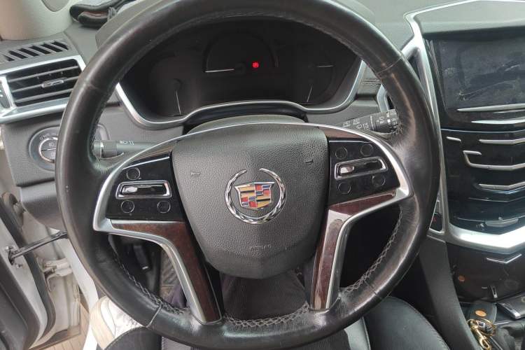 Used Cadillac SRX 2014 3.0L Elite Model Steering Wheel