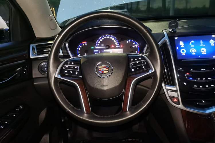 Used Cadillac SRX 2014 3.0L Elite Model Steering Wheel