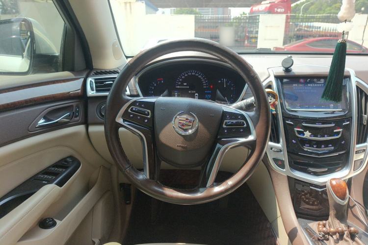 Used Cadillac SRX 2014 3.0L Elite Model Steering Wheel