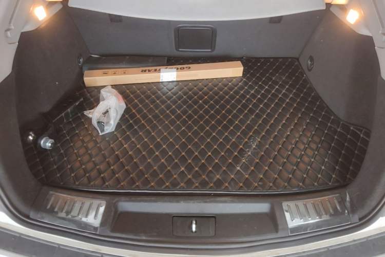 Used Cadillac SRX 2014 3.0L Comfort Model Trunk
