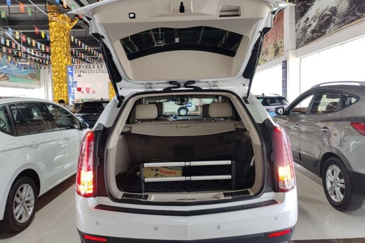 Used Cadillac SRX 2014 3.0L Elite Model Trunk
