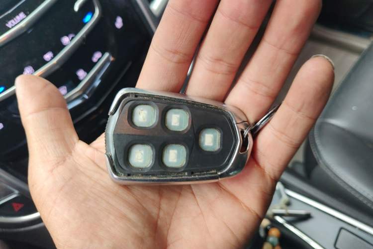 Used Cadillac SRX 2014 3.0L Elite Model Vehicle Key