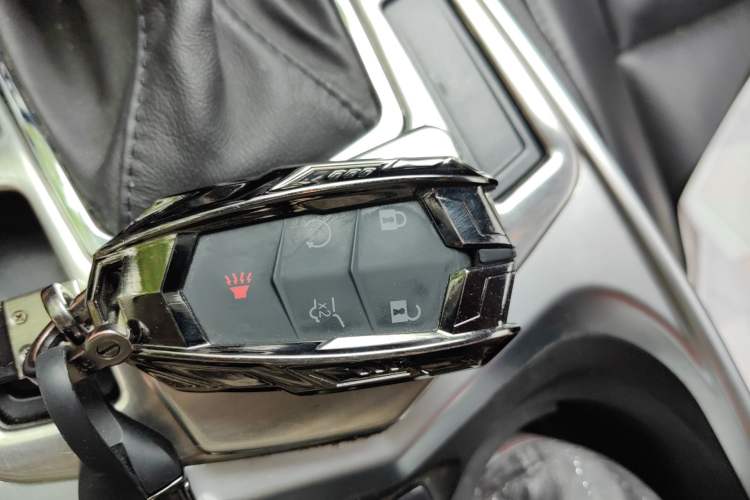 Used Cadillac SRX 2014 3.0L Elite Model Vehicle Key