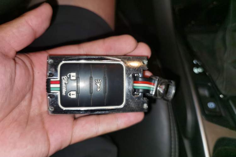 Used Cadillac SRX 2014 3.0L Comfort Model Vehicle Key
