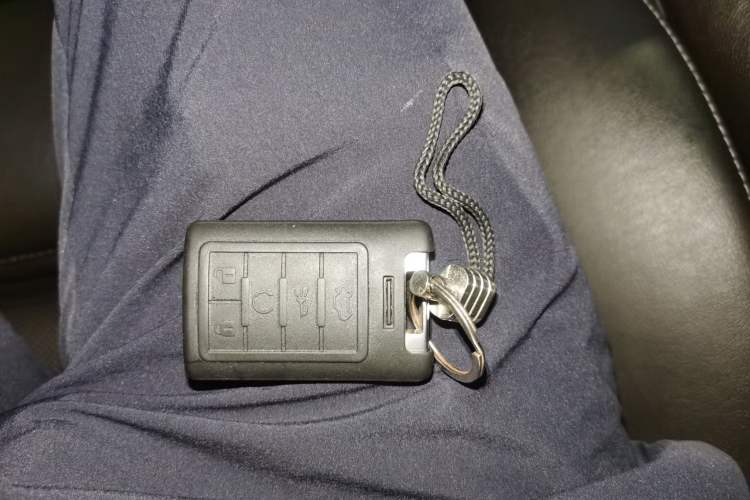 Used Cadillac SRX 2014 3.0L Elite Model Vehicle Key