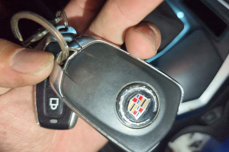 Used Cadillac SRX 2014 3.0L Comfort Model Vehicle Key