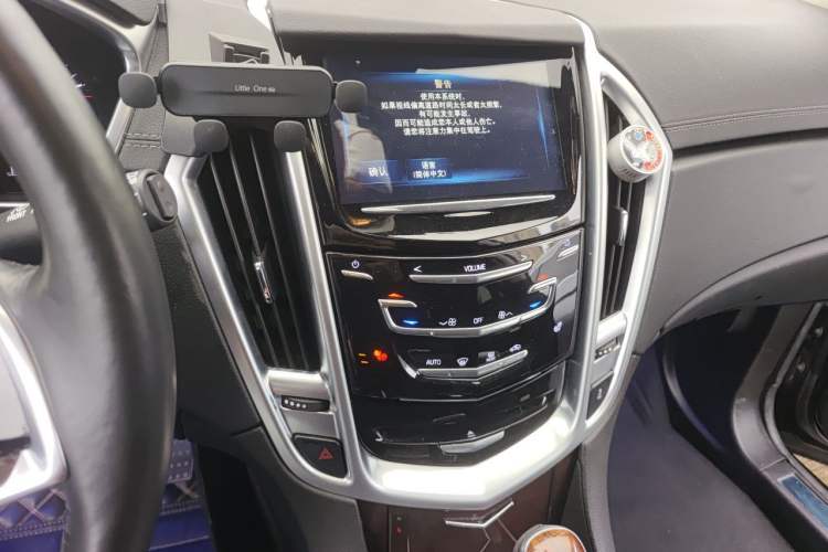 Used Cadillac SRX 2015 3.0L Elite Model Audio And AC Panel
