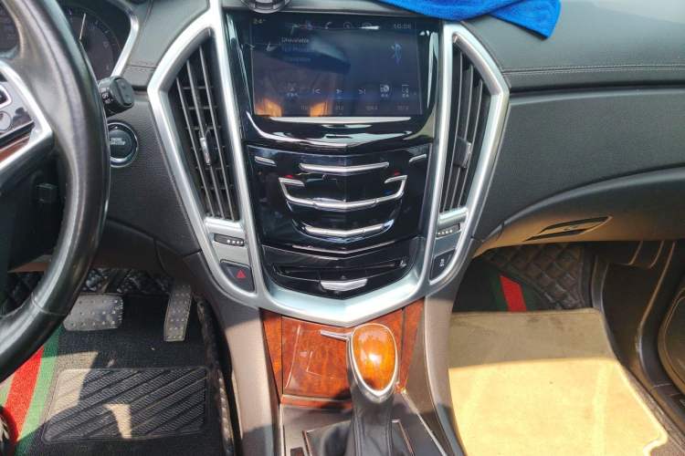 Used Cadillac SRX 2015 3.0L Elite Model Audio And AC Panel