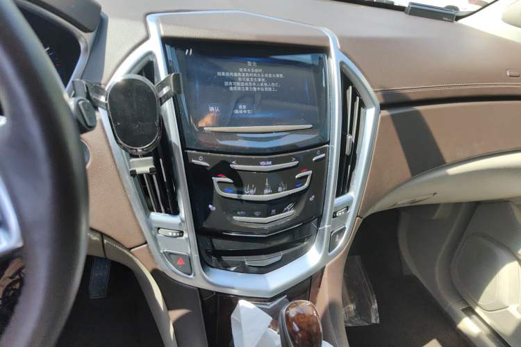 Used Cadillac SRX 2015 3.0L Elite Model Audio And AC Panel