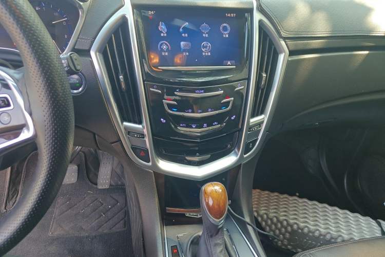 Used Cadillac SRX 2015 3.0L Elite Model Audio And AC Panel