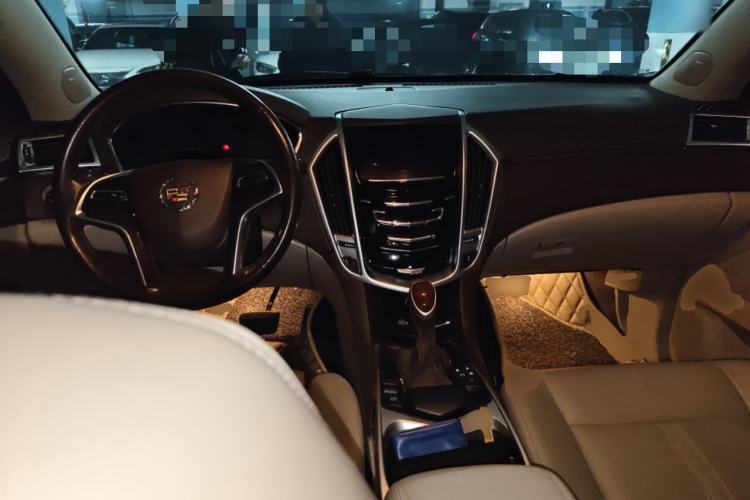 Used Cadillac SRX 2015 3.0L Elite Model Center Console
