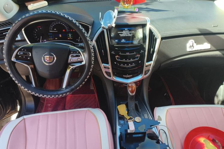 Used Cadillac SRX 2015 3.0L Elite Model Center Console