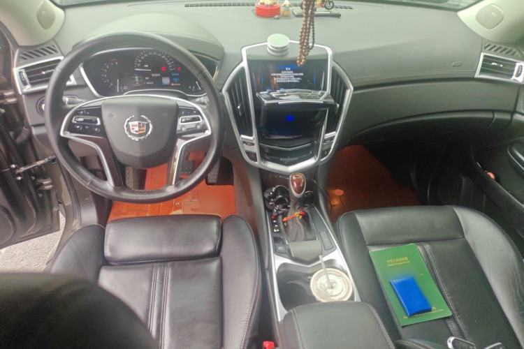 Used Cadillac SRX 2015 3.0L Elite Model Center Console