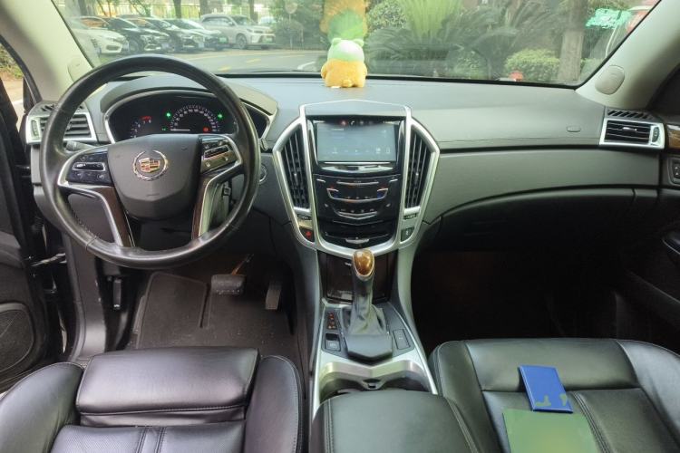 Used Cadillac SRX 2015 3.0L Elite Model Center Console
