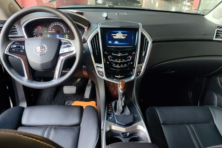 Used Cadillac SRX 2015 3.0L Elite Model Center Console