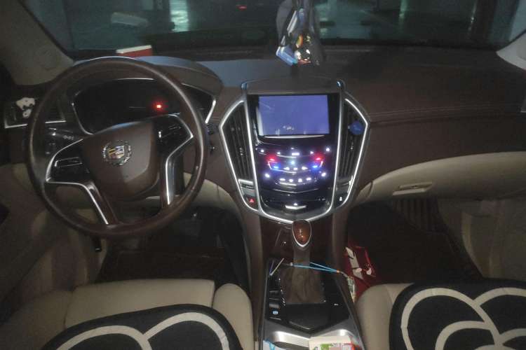 Used Cadillac SRX 2015 3.0L Elite Model Center Console