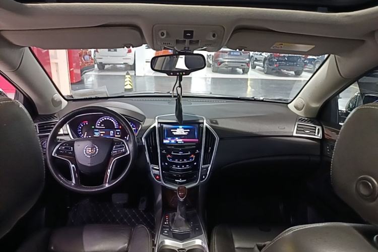 Used Cadillac SRX 2015 3.0L Elite Model Center Console