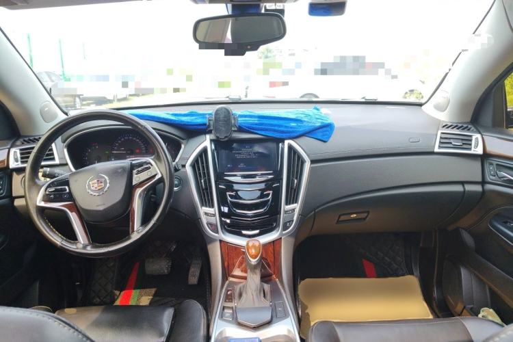 Used Cadillac SRX 2015 3.0L Elite Model Center Console