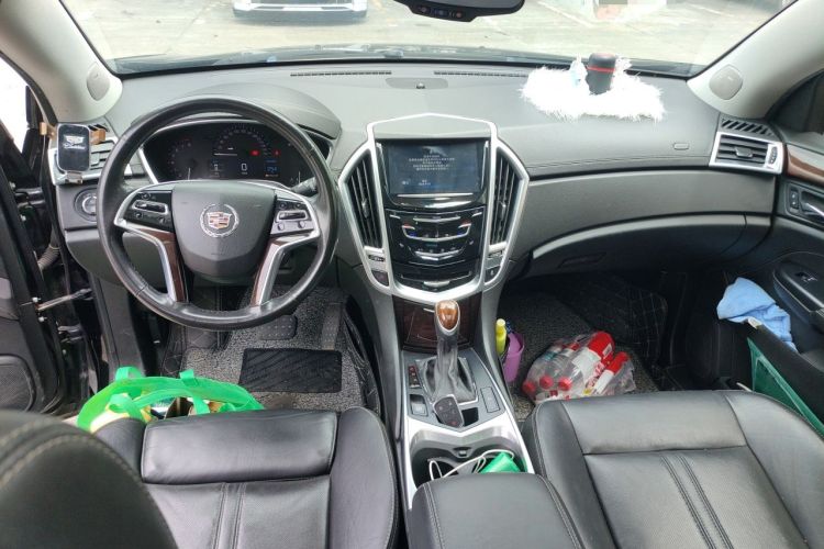 Used Cadillac SRX 2015 3.0L Elite Model Center Console