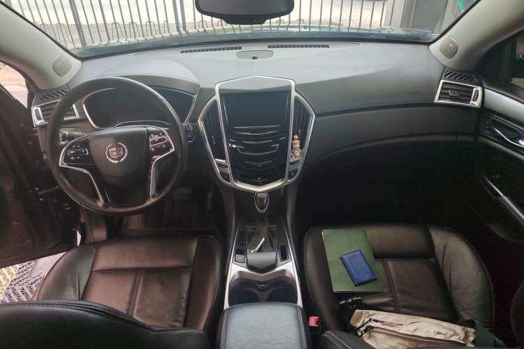 Used Cadillac SRX 2015 3.0L Comfort Version Center Console