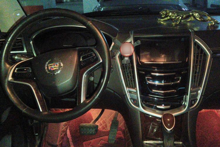Used Cadillac SRX 2015 3.0L Elite Model Center Console
