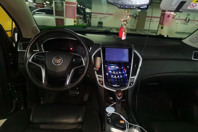 Used Cadillac SRX 2015 3.0L Elite Model Center Console