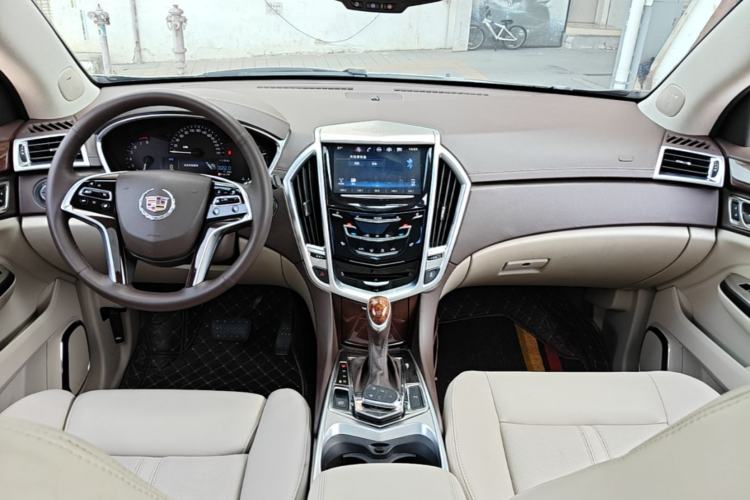 Used Cadillac SRX 2015 3.0L Elite Model Center Console