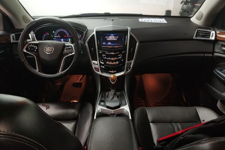 Used Cadillac SRX 2015 3.0L Elite Model Center Console