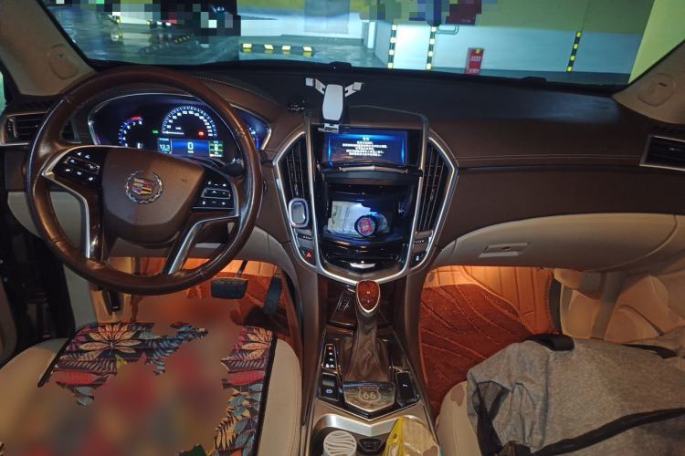 Used Cadillac SRX 2015 3.0L Elite Model Center Console