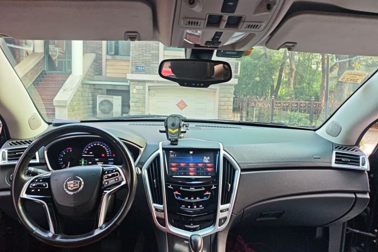 Used Cadillac SRX 2015 3.0L Comfort Version Center Console