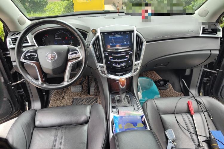 Used Cadillac SRX 2015 3.0L Elite Model Center Console