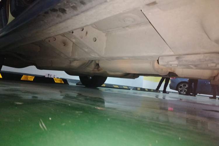 Used Cadillac SRX 2015 3.0L Elite Model Chassis Front Right
