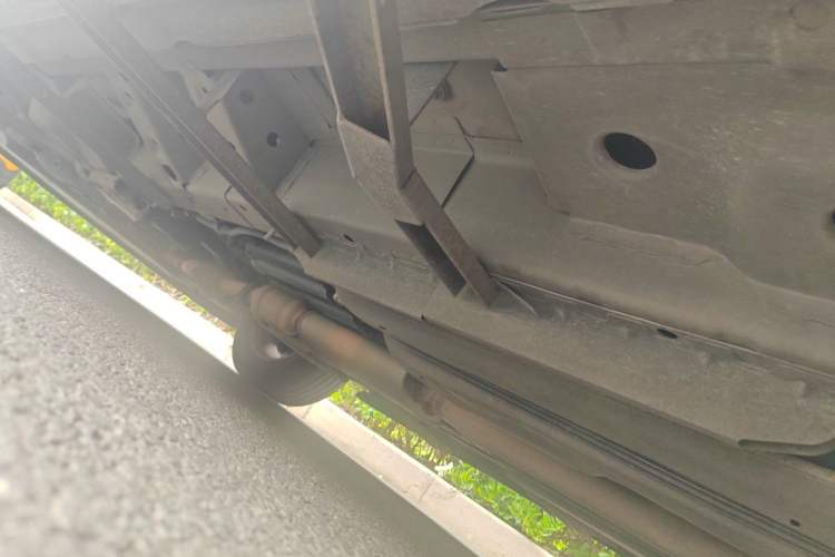 Used Cadillac SRX 2015 3.0L Elite Model Chassis Rear Left