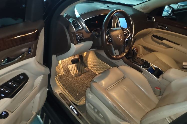 Used Cadillac SRX 2015 3.0L Elite Model Driver Seat