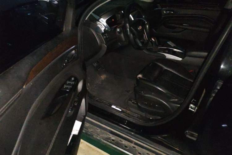 Used Cadillac SRX 2015 3.0L Elite Model Driver Seat