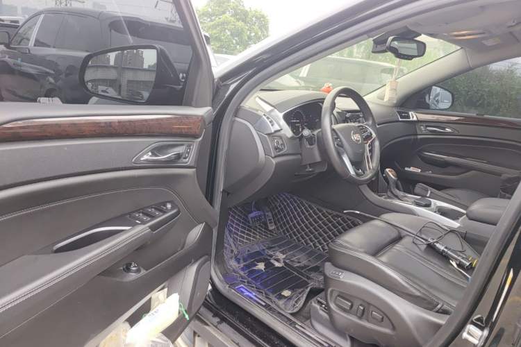 Used Cadillac SRX 2015 3.0L Elite Model Driver Seat