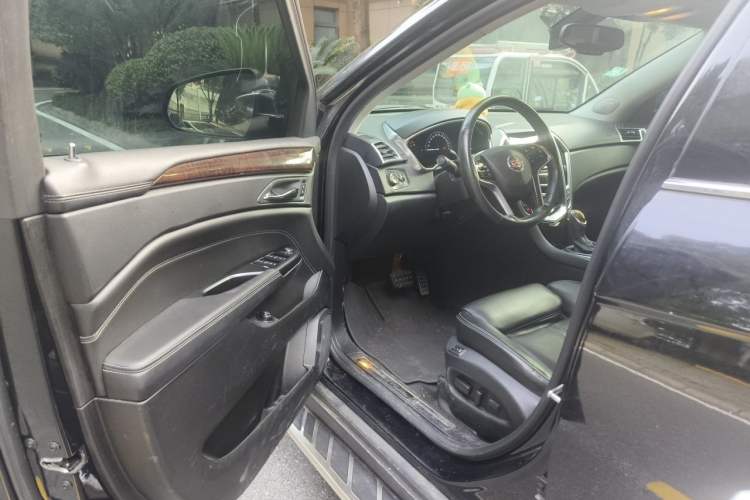 Used Cadillac SRX 2015 3.0L Elite Model Driver Seat