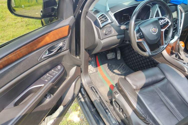 Used Cadillac SRX 2015 3.0L Elite Model Driver Seat