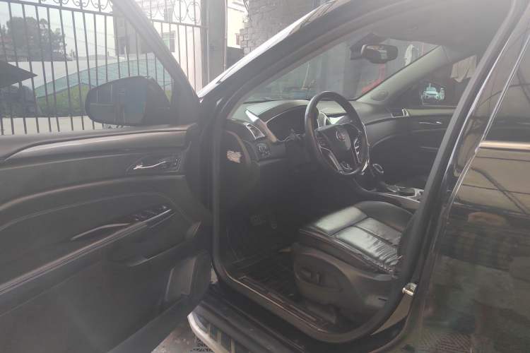 Used Cadillac SRX 2015 3.0L Comfort Version Driver Seat