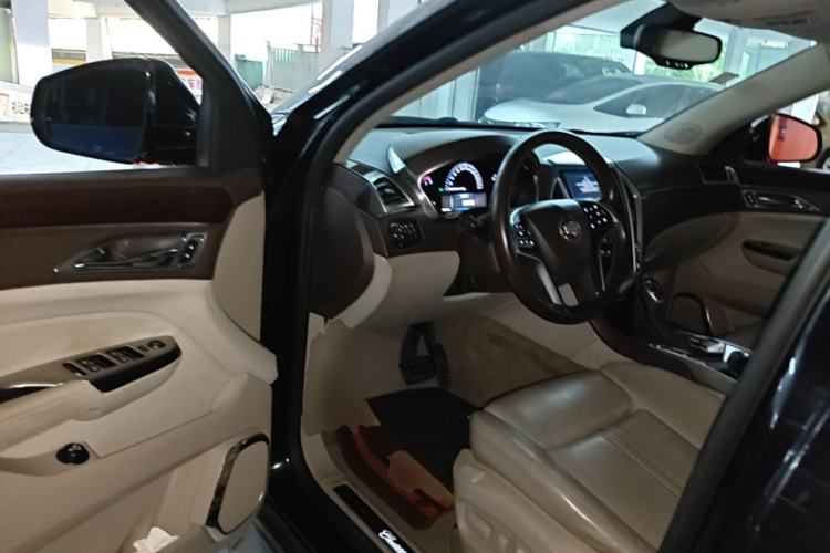 Used Cadillac SRX 2015 3.0L Elite Model Driver Seat