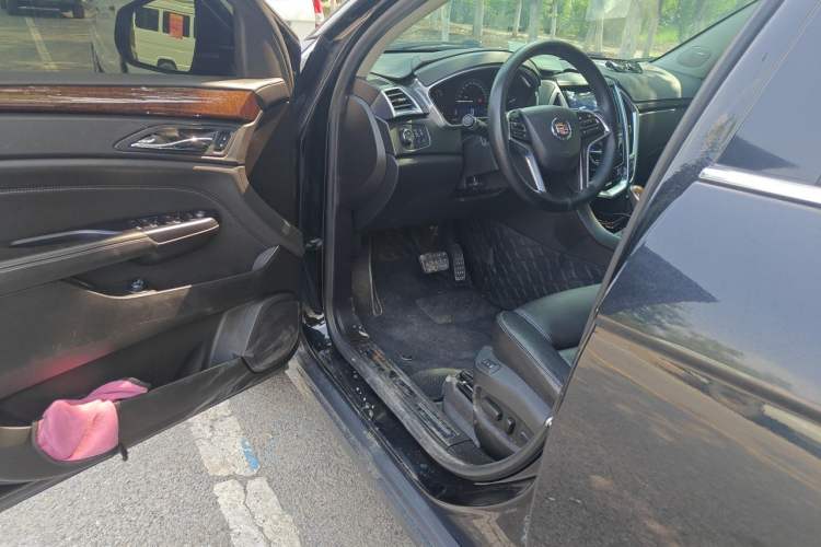 Used Cadillac SRX 2015 3.0L Elite Model Driver Seat